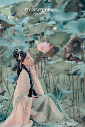 漢服婚紗推薦,婚紗工作室漢服,漢服婚紗攝影,漢服婚禮禮服,傳統漢服婚紗,時尚漢服婚紗,漢服個人寫真,漢服全家福攝影,漢服拍照,漢服寫真